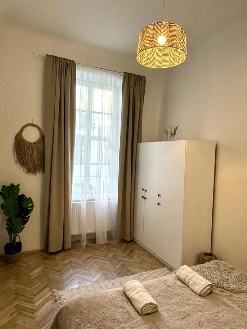 Apartment Cecil - Old Town Братислава Екстер'єр фото