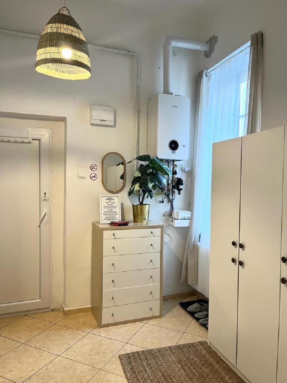 Apartment Cecil - Old Town Братислава Екстер'єр фото