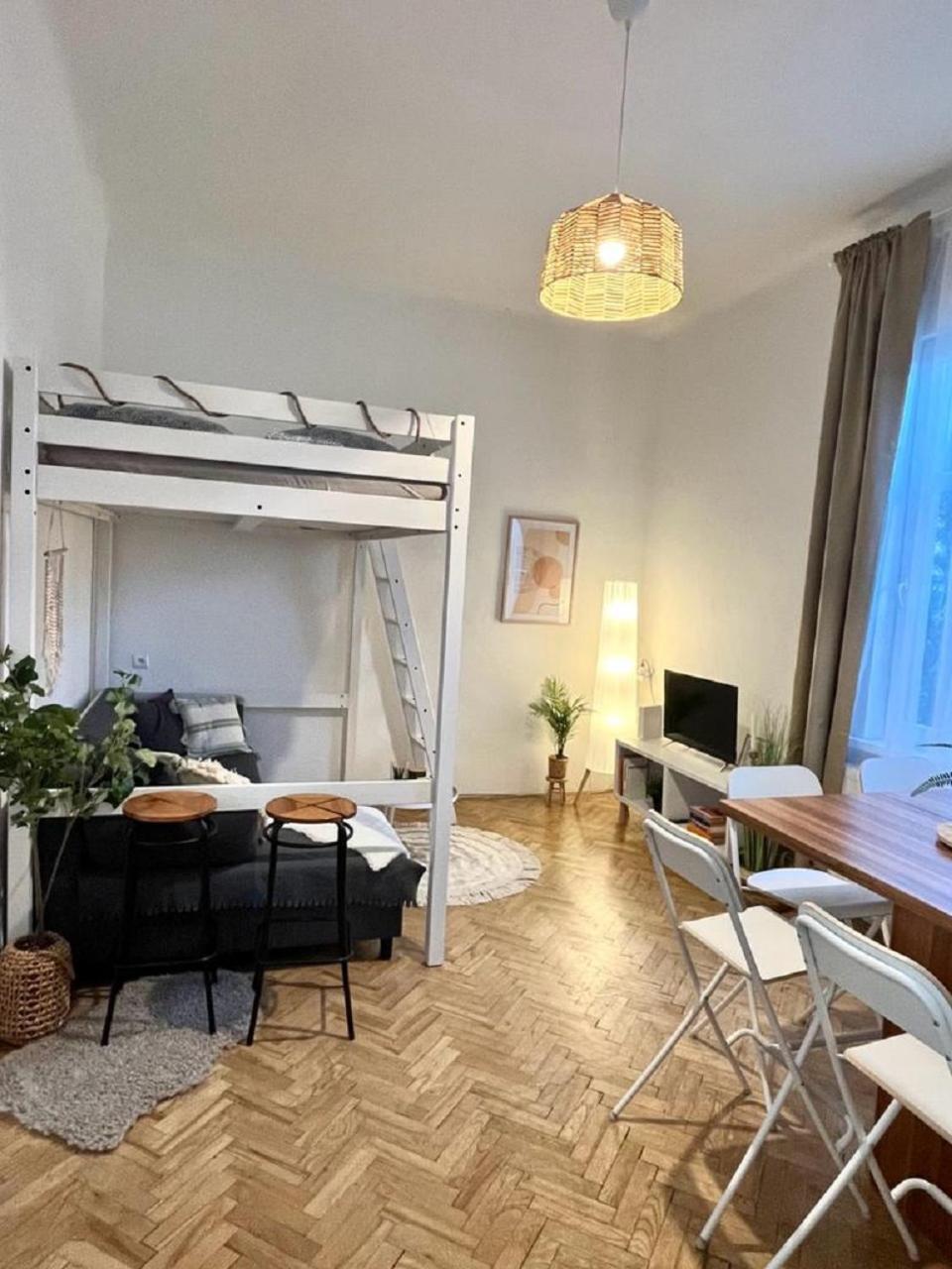 Apartment Cecil - Old Town Братислава Екстер'єр фото