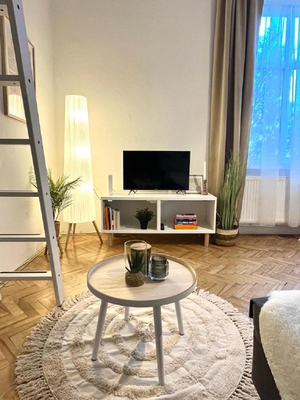 Apartment Cecil - Old Town Братислава Екстер'єр фото